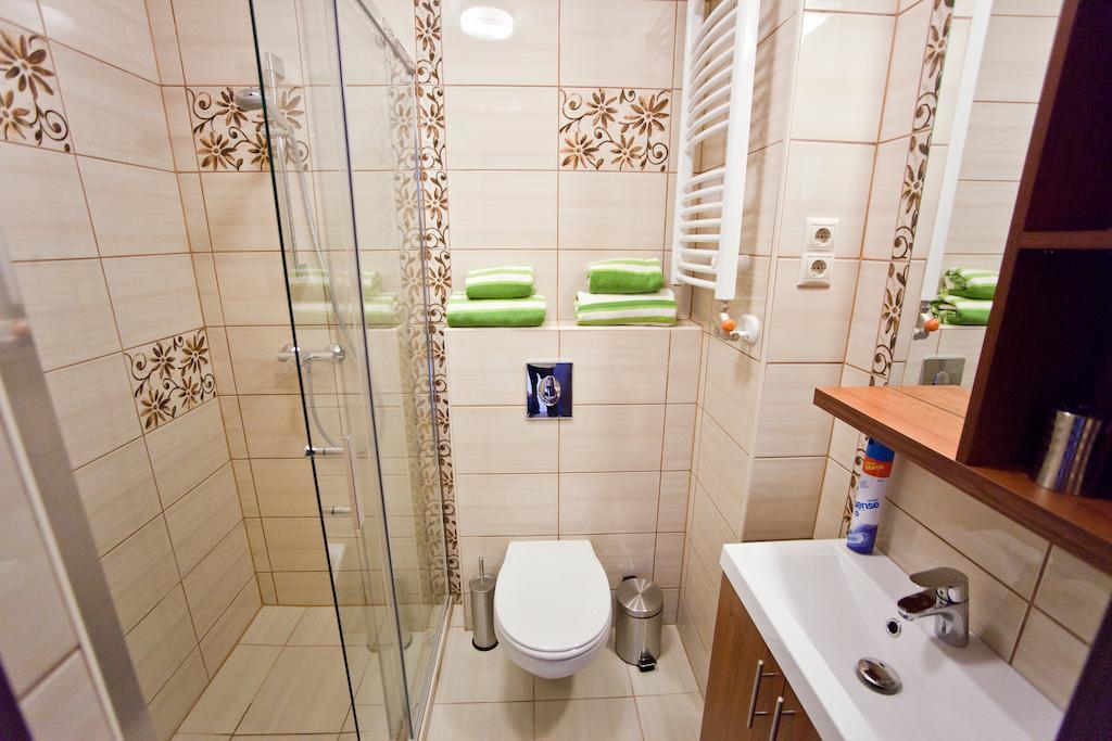 Ametiszt Apartman Apartment Sarvar Bilik gambar