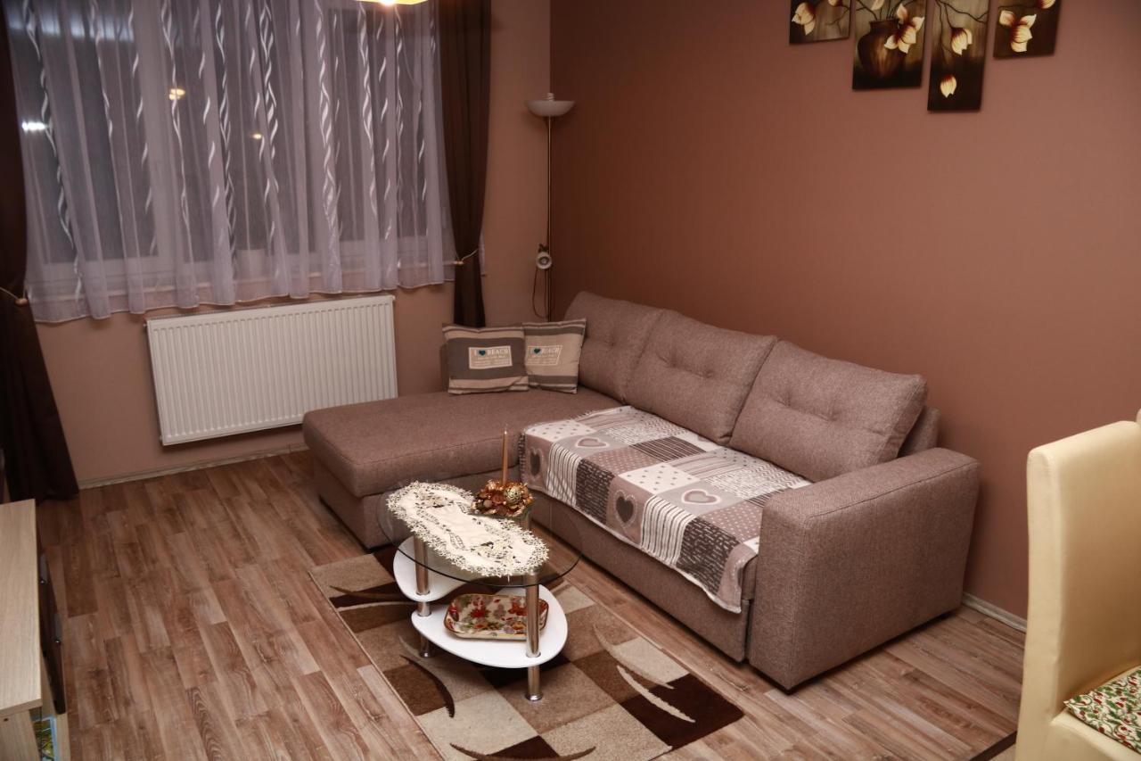 Ametiszt Apartman Apartment Sarvar Luaran gambar