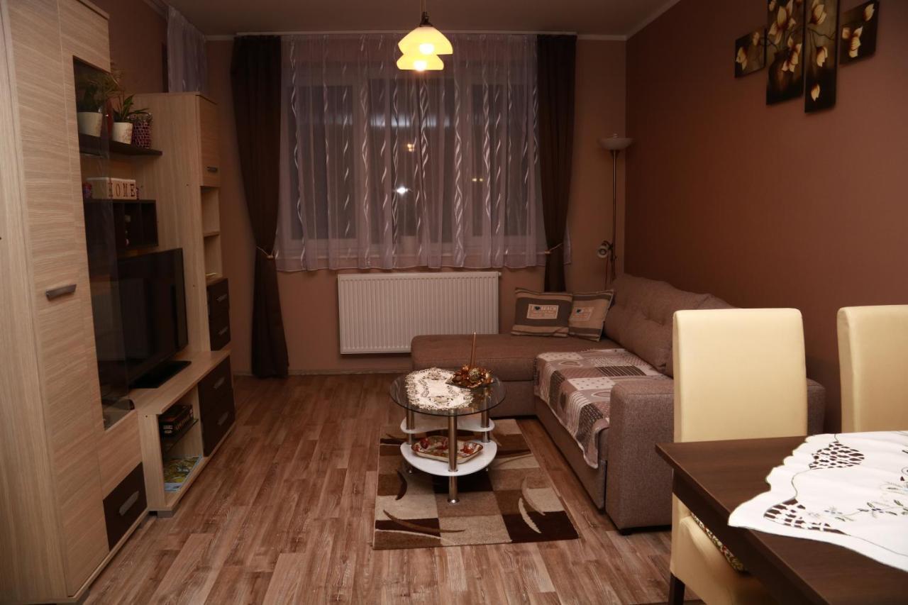 Ametiszt Apartman Apartment Sarvar Luaran gambar